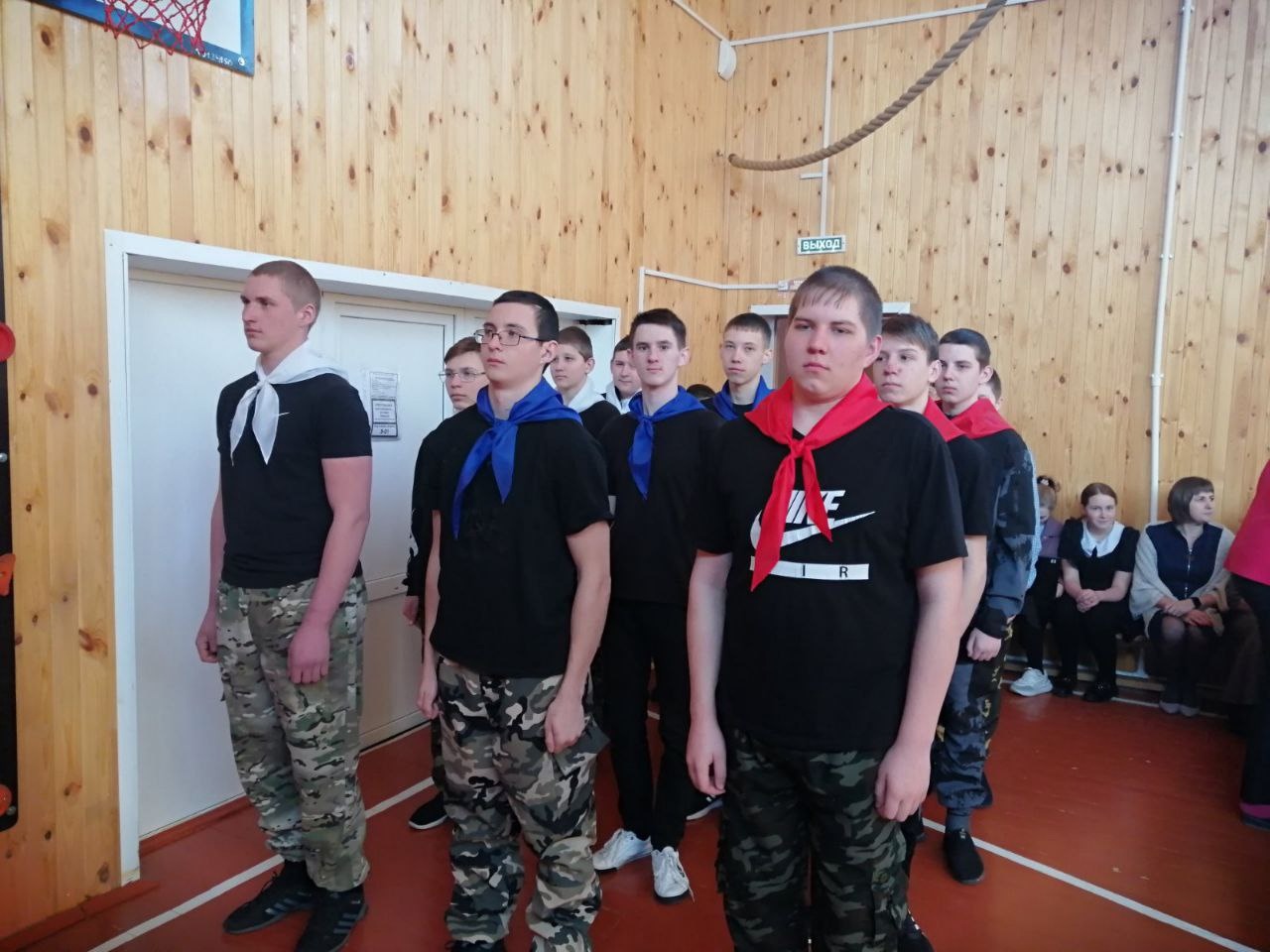 Военно-спортивный конкурс среди мальчиков.